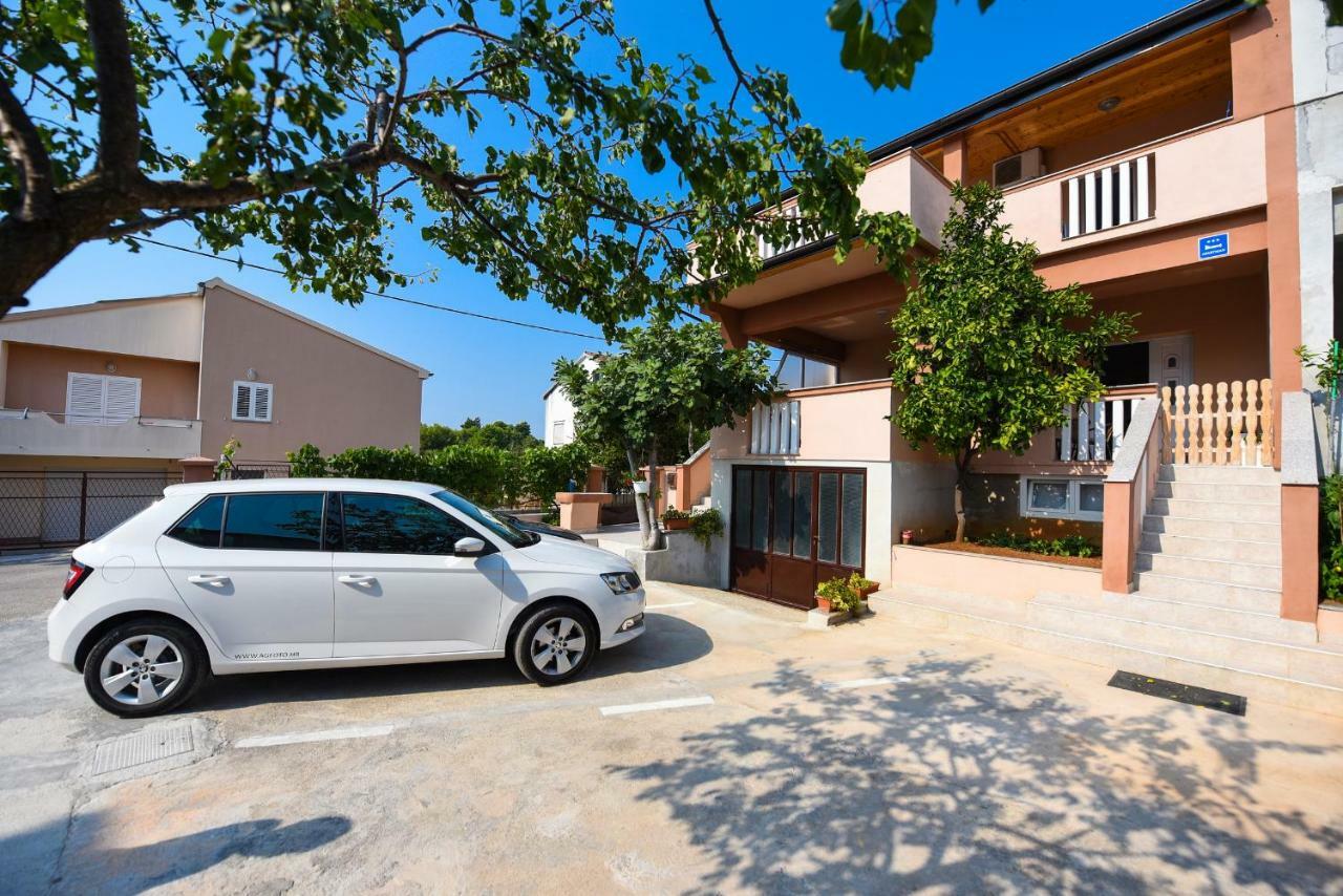 Apartmani Damant Zara Esterno foto