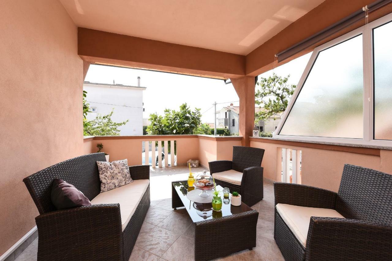Apartmani Damant Zara Esterno foto