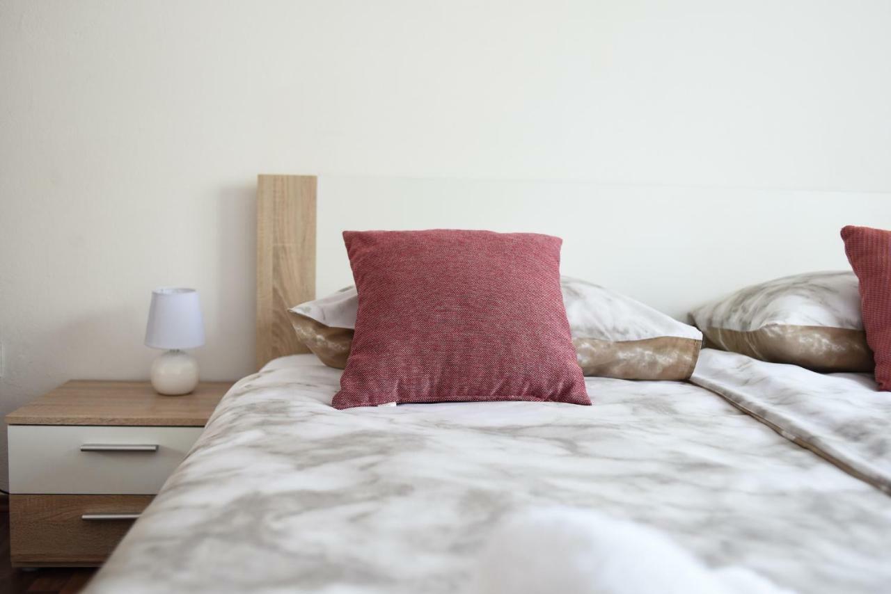 Apartmani Damant Zara Esterno foto
