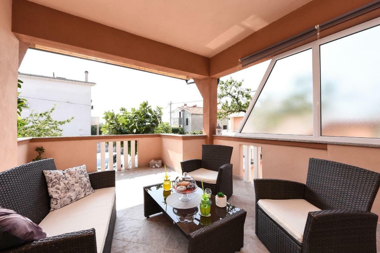 Apartmani Damant Zara Esterno foto