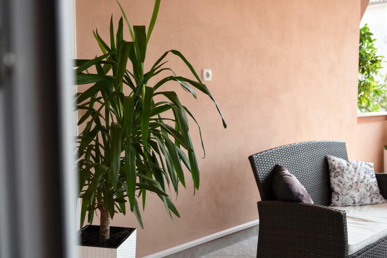 Apartmani Damant Zara Esterno foto