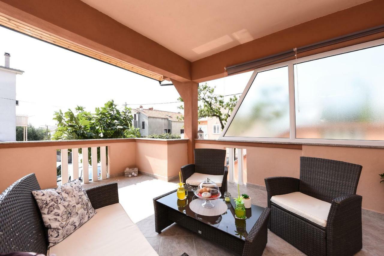 Apartmani Damant Zara Esterno foto
