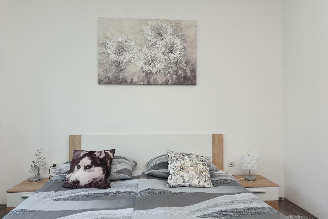 Apartmani Damant Zara Esterno foto