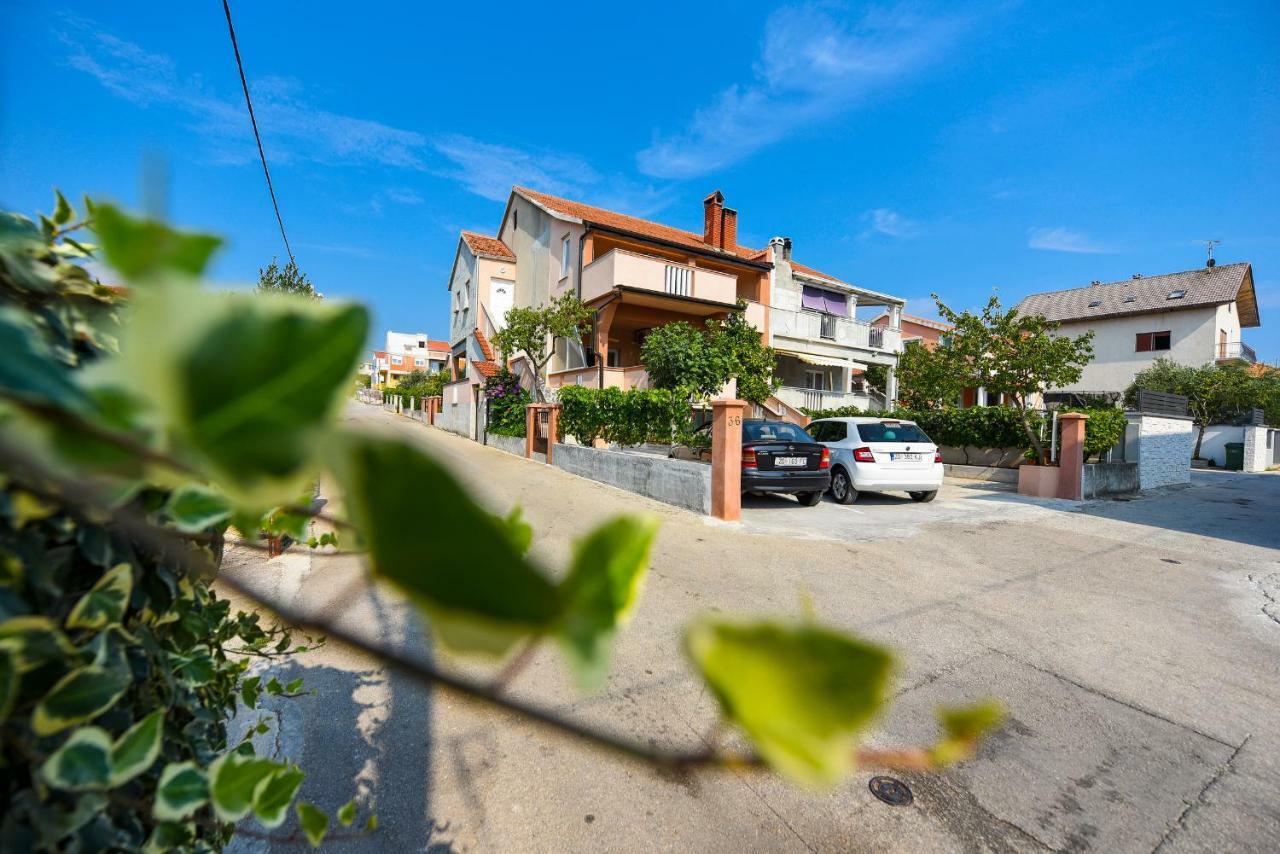 Apartmani Damant Zara Esterno foto